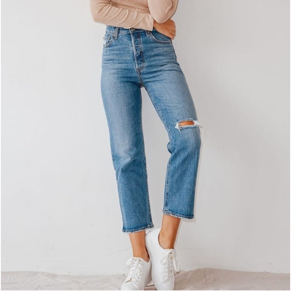 Levi's Premium High Rise Distressed Wedgie Straight High Rise Cropped Jeans